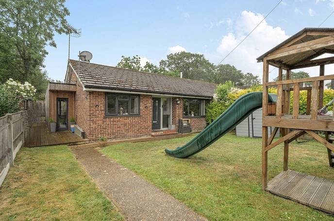 4 bedroom  semi-detached bungalow for sale