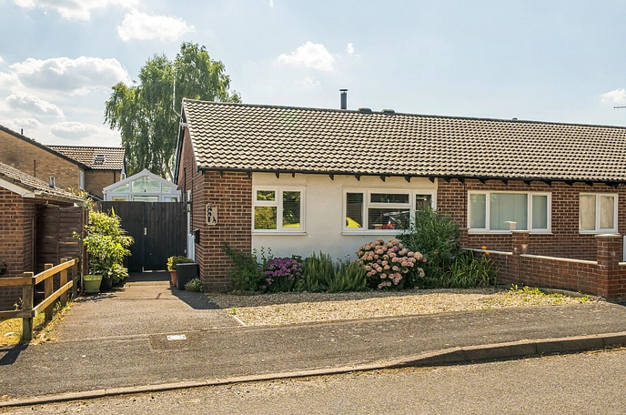 2 bedroom  semi-detached bungalow for sale