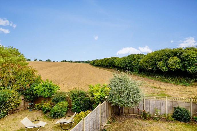 2 bedroom  semi-detached house for sale