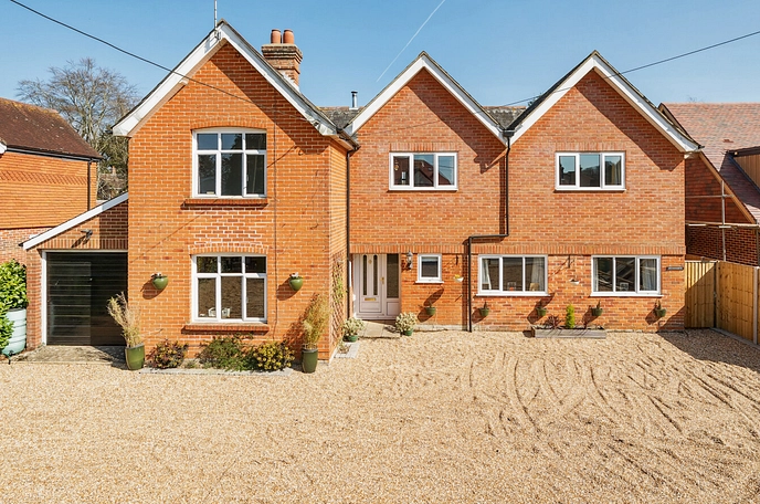 4 bedroom  detached house for sale