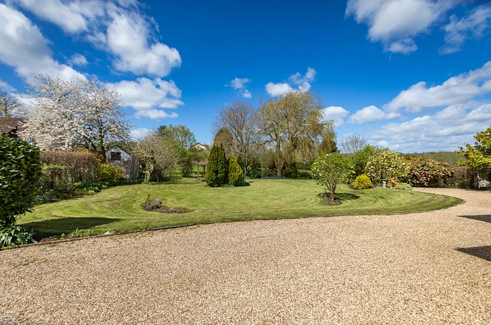 5 bedroom  detached house for sale