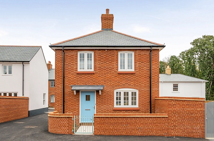 2 bedroom detached house for sale