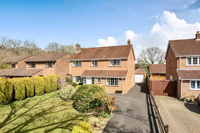 4 bedroom detached house for sale