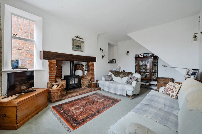 3 bedroom  semi-detached house for sale