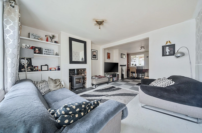 2 bedroom  terraced house for sale