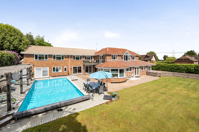 5 bedroom detached house for sale