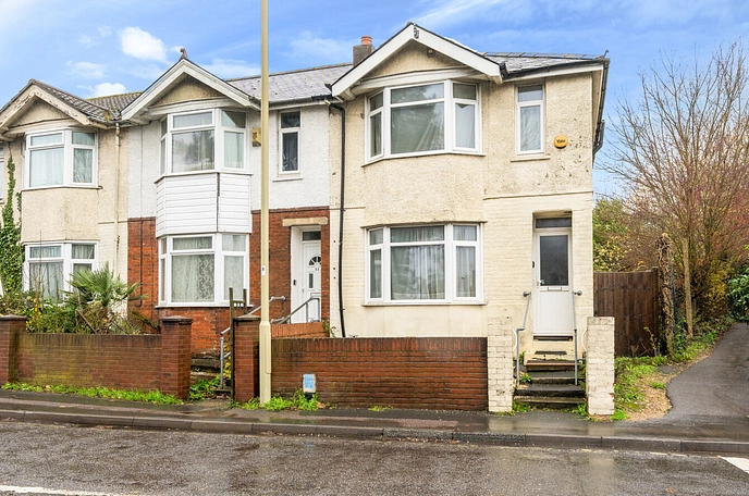 3 bedroom  terraced house for sale