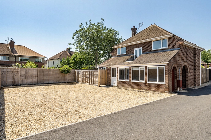 3 bedroom  detached house for sale