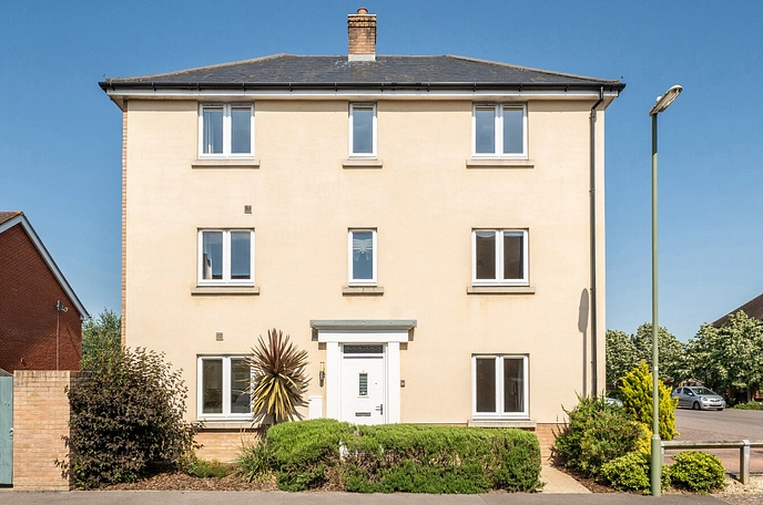 4 bedroom semi-detached house for sale