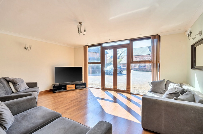 3 bedroom  terraced house for sale