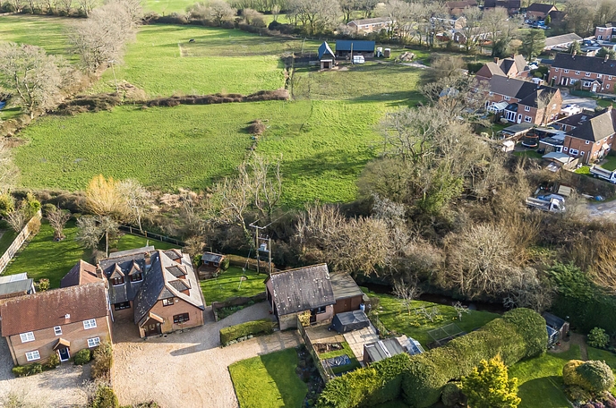 4 bedroom  semi-detached house for sale