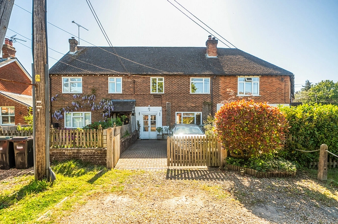3 bedroom  terraced house for sale