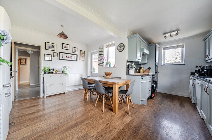 4 bedroom  semi-detached house for sale