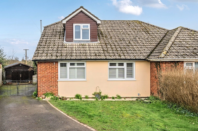 4 bedroom  semi-detached house for sale