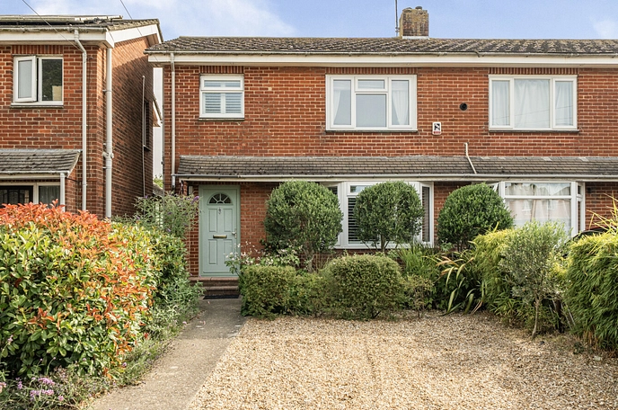 3 bedroom  semi-detached house for sale