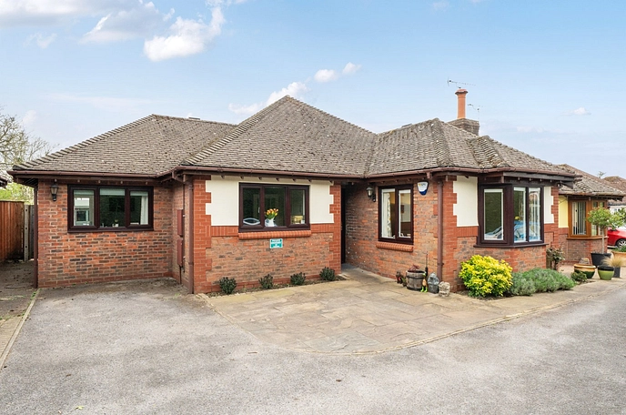 2 bedroom  detached bungalow for sale