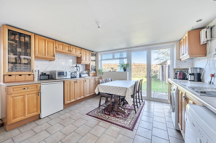 4 bedroom  semi-detached house for sale