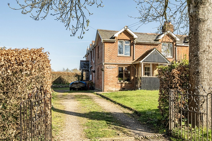4 bedroom semi-detached house for sale