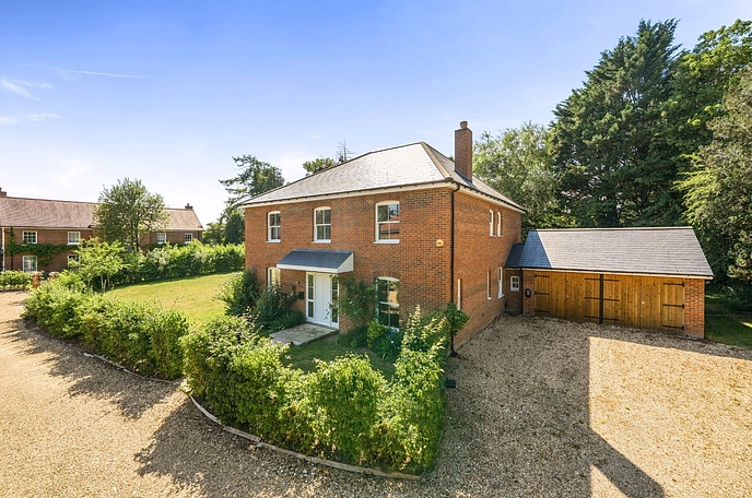 4 bedroom  detached house for sale