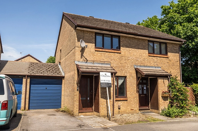 2 bedroom semi-detached house for sale