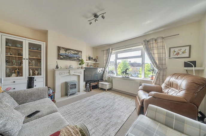 2 bedroom maisonette for sale