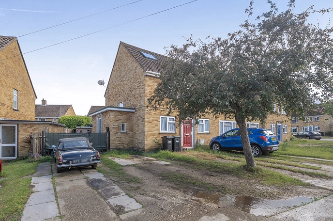 2 bedroom maisonette for sale
