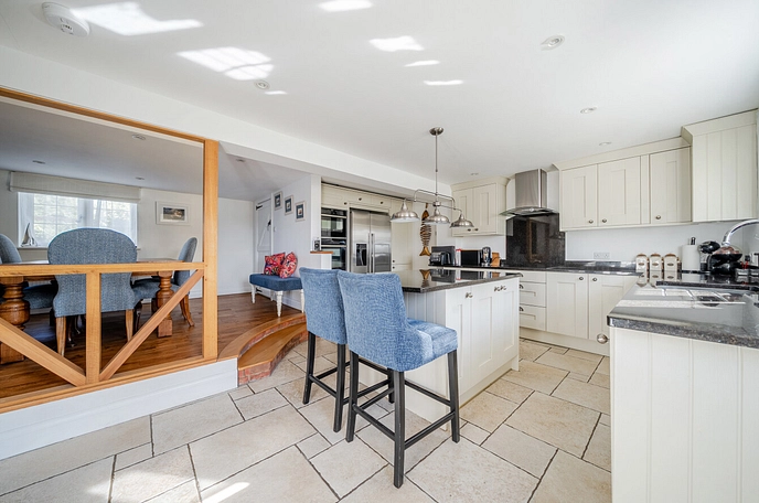 4 bedroom  detached house for sale