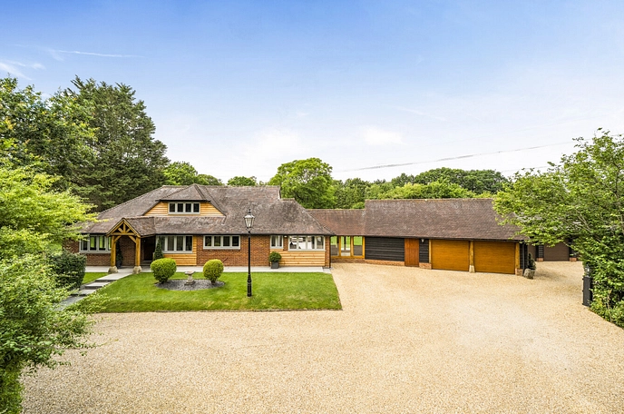 4 bedroom  detached house for sale