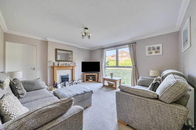 6 bedroom  detached house for sale