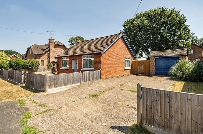 2 bedroom  detached bungalow for sale
