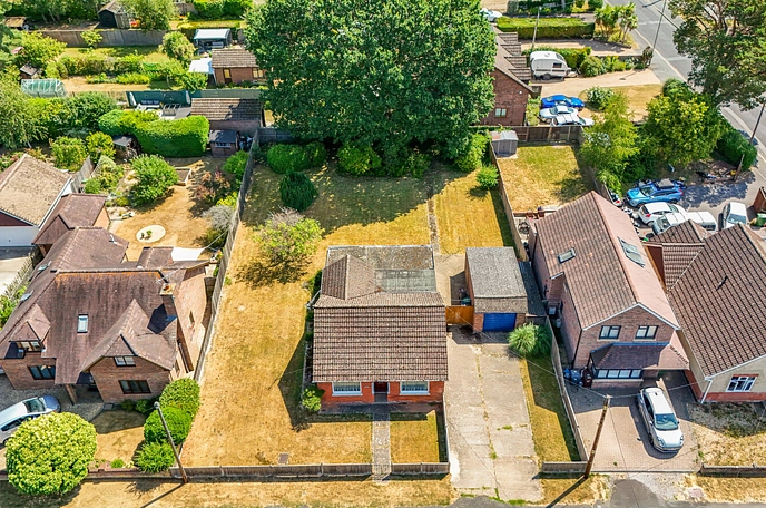 2 bedroom  detached bungalow for sale