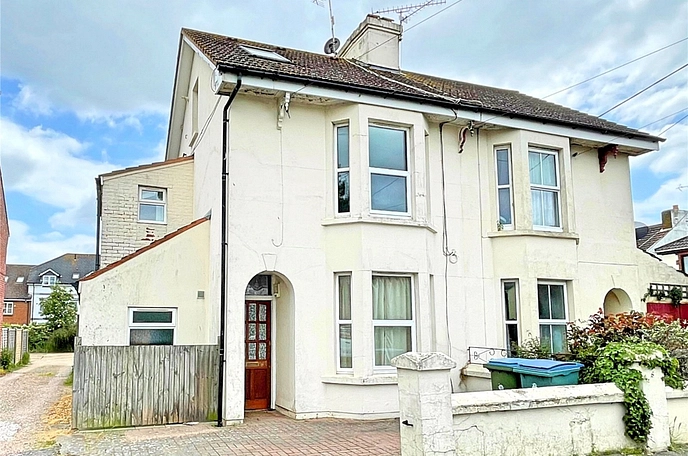 2 bedroom maisonette for sale