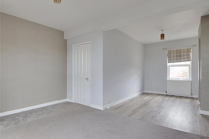 2 bedroom maisonette for sale