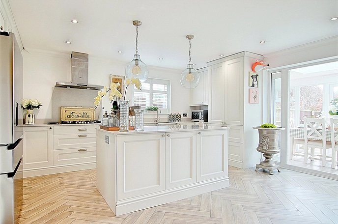 6 bedroom  detached house for sale