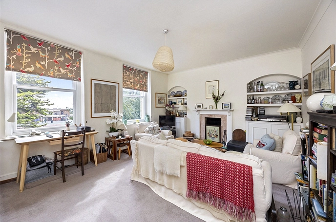 2 bedroom maisonette for sale