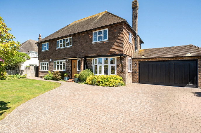 4 bedroom  detached house for sale