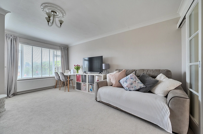 2 bedroom  detached bungalow for sale