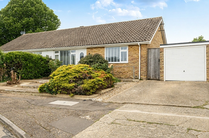 2 bedroom  detached bungalow for sale