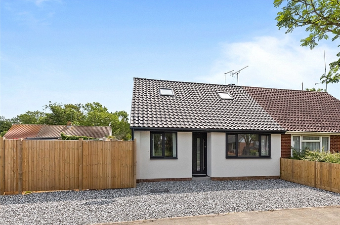 4 bedroom  semi-detached house for sale