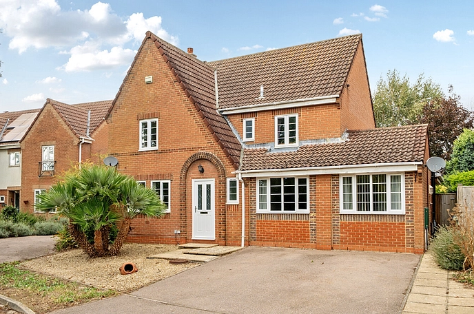 5 bedroom  detached house for sale