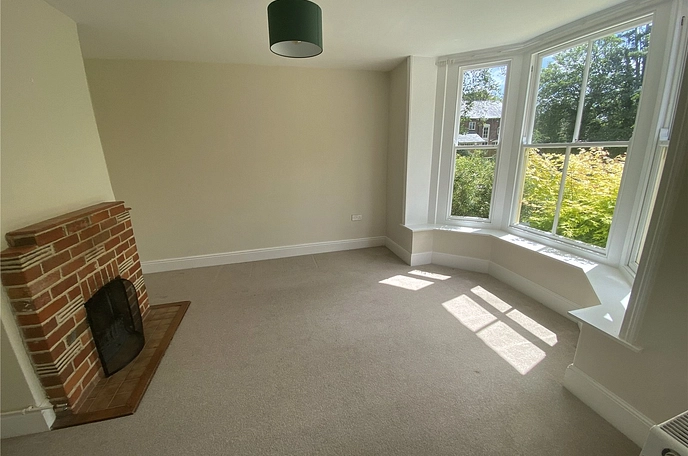 3 bedroom  semi-detached house to rent