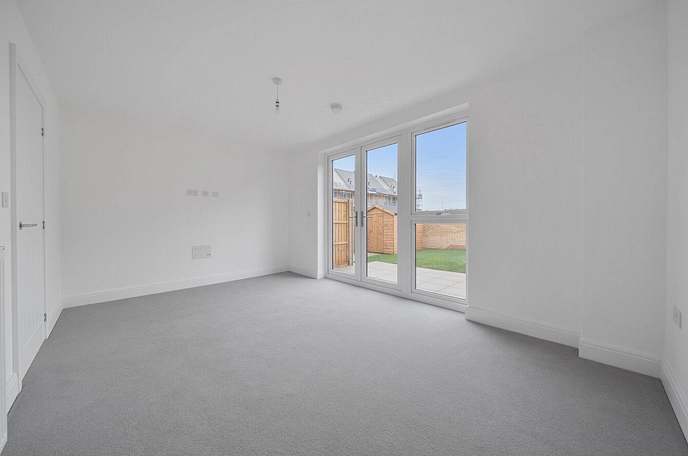 3 bedroom  semi-detached house to rent
