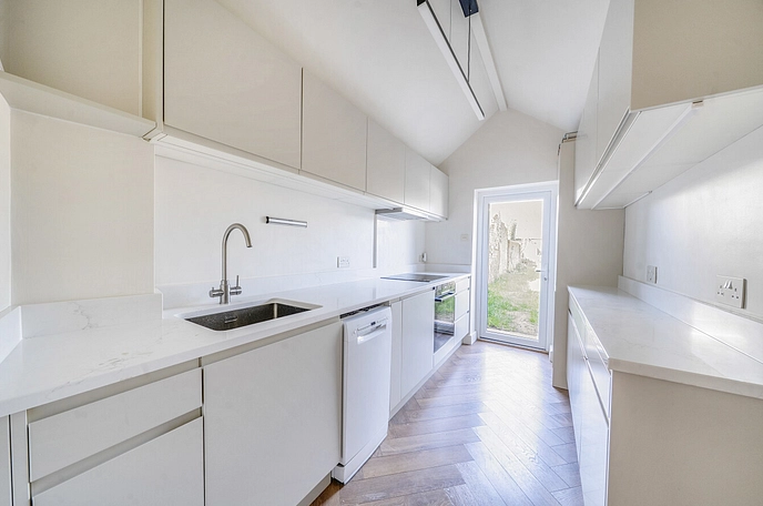 2 bedroom  terraced house to rent