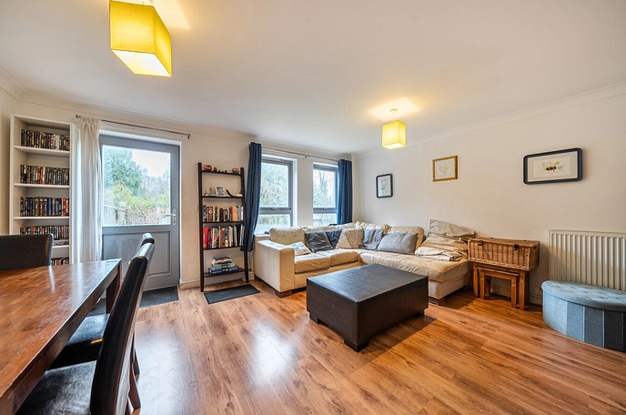 3 bedroom  semi-detached house to rent