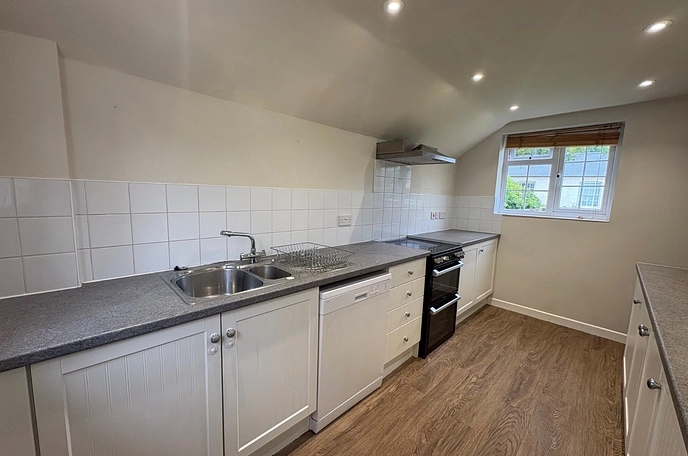 2 bedroom  detached house to rent