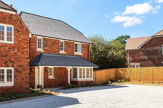 3 bedroom  detached house to rent