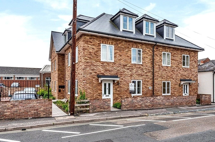 1 bedroom maisonette to rent