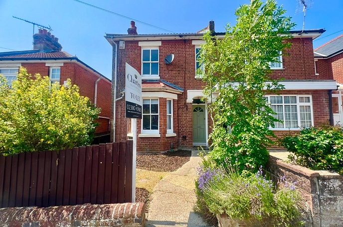 2 bedroom semi-detached house to rent