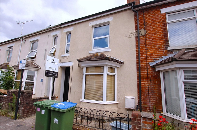 4 bedroom  terraced house to rent