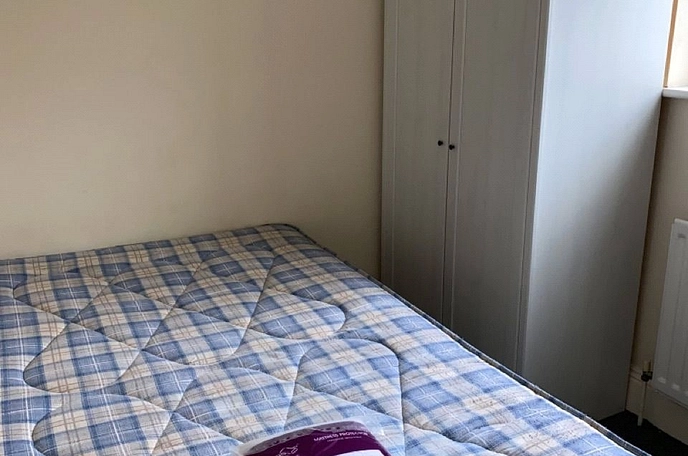 4 bedroom  terraced house to rent